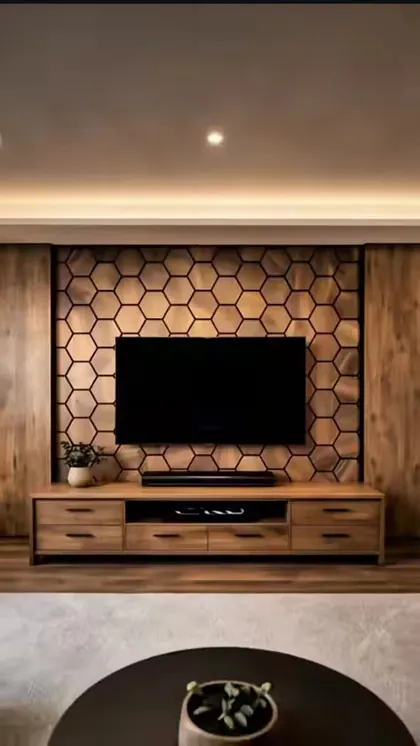 پنل تلویزیون با طرح هندسی شش‌ضلعی و چوب طبیعی